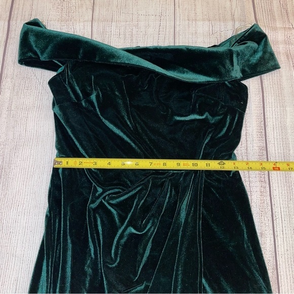 JJ’s HOUSE Women’s Green Velvet Holiday Christmas Dress Size Medium - Picture 5 of 8